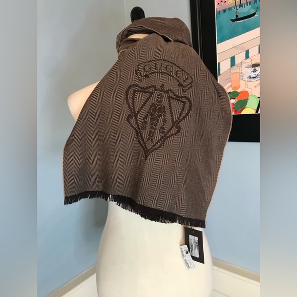 NWT (with flaws) PLEASE SEE PHOTOS FOR FLAWS New Gucci 344993Wool Logo Scarf